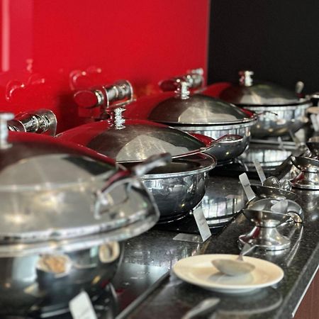 Adelaide Rockford Hotel Bagian luar foto