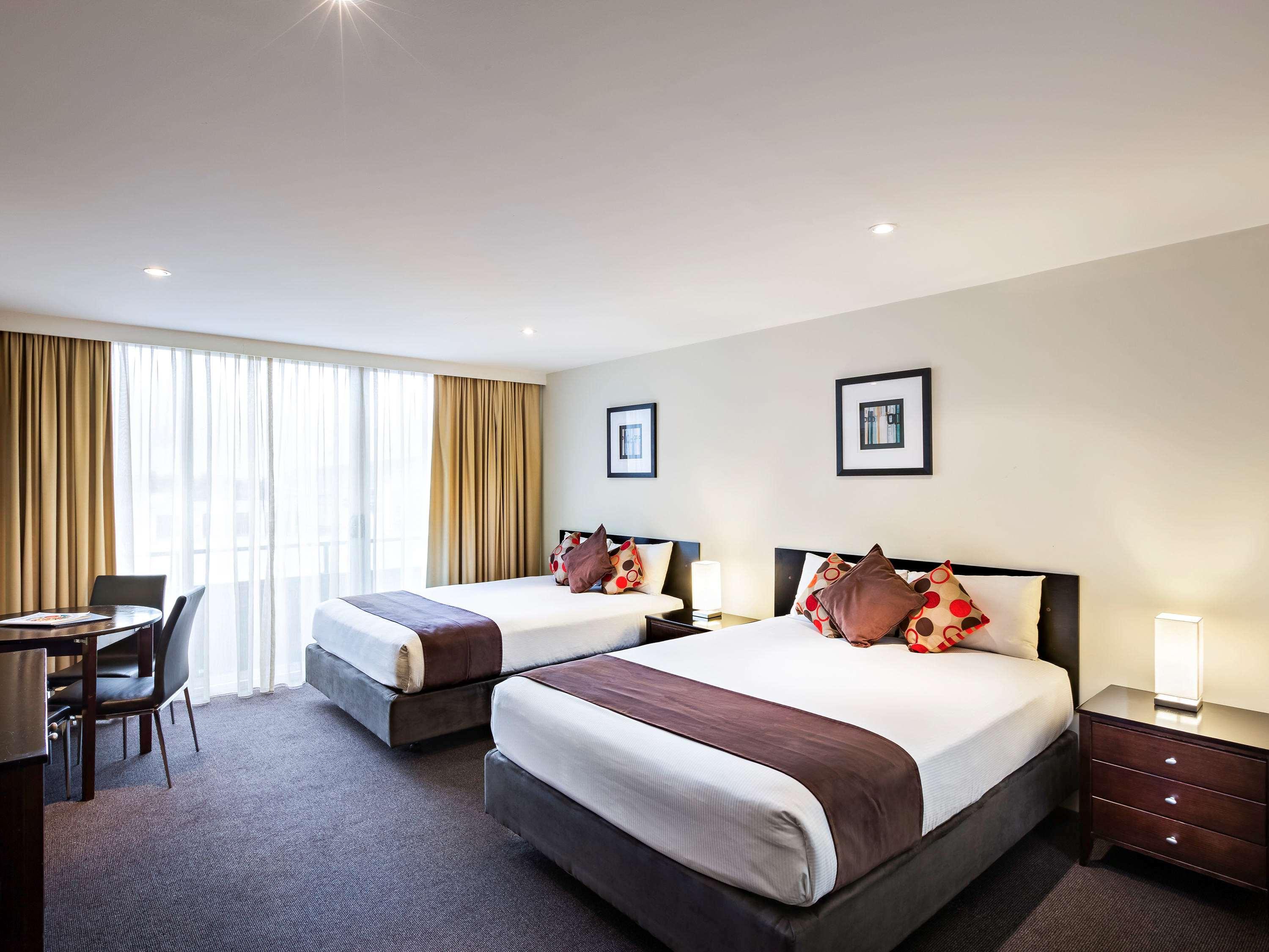 Adelaide Rockford Hotel Bagian luar foto
