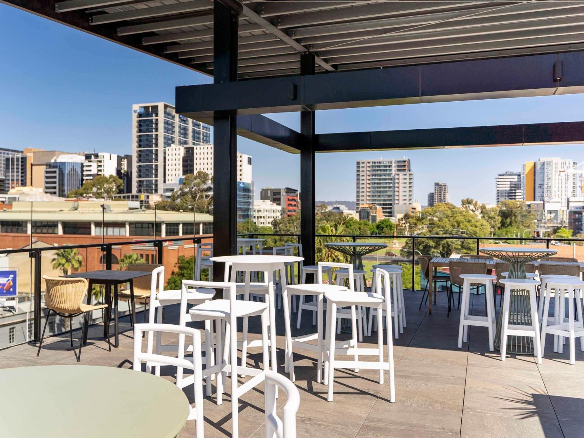 Adelaide Rockford Hotel Bagian luar foto