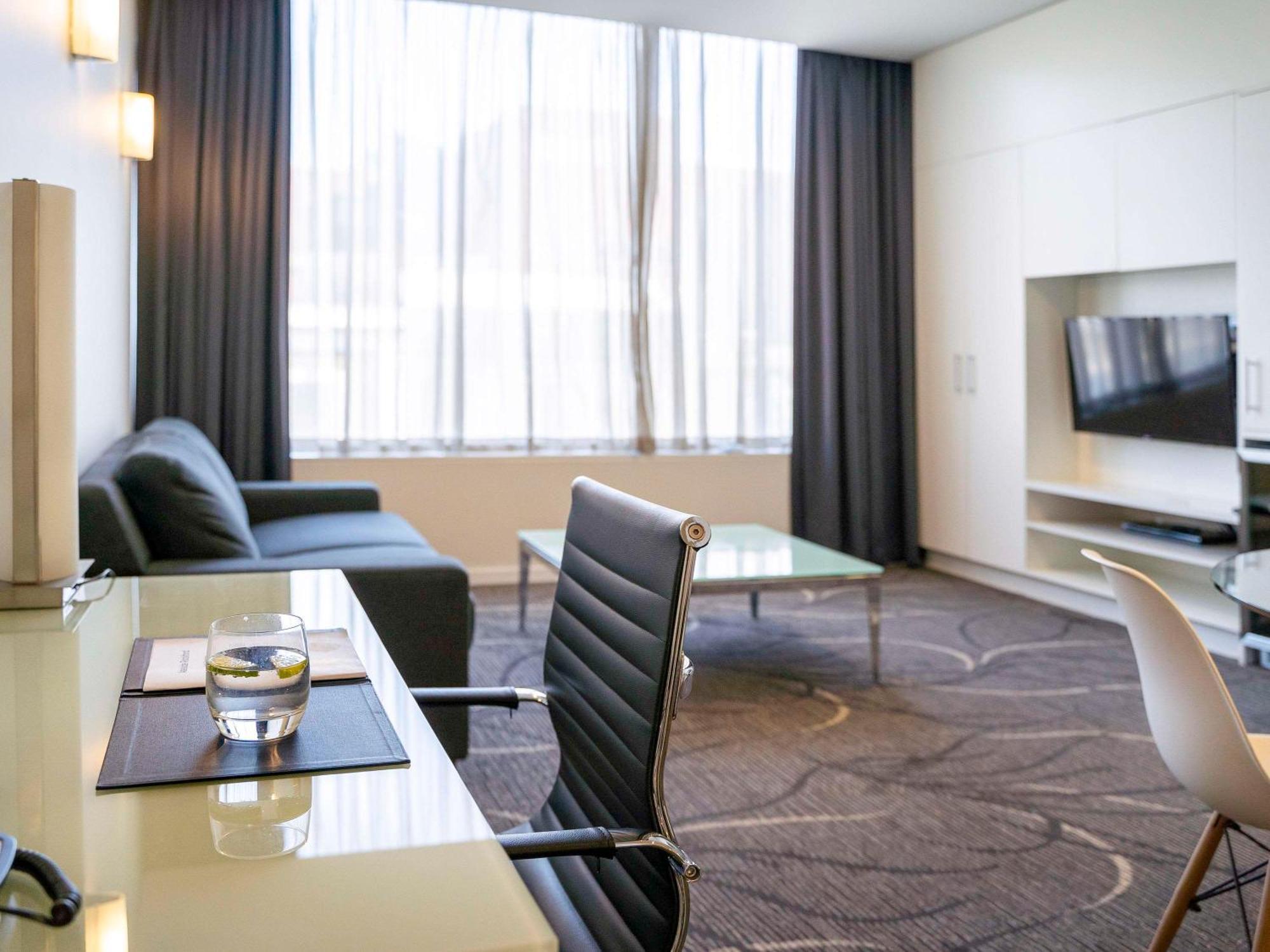 Adelaide Rockford Hotel Bagian luar foto