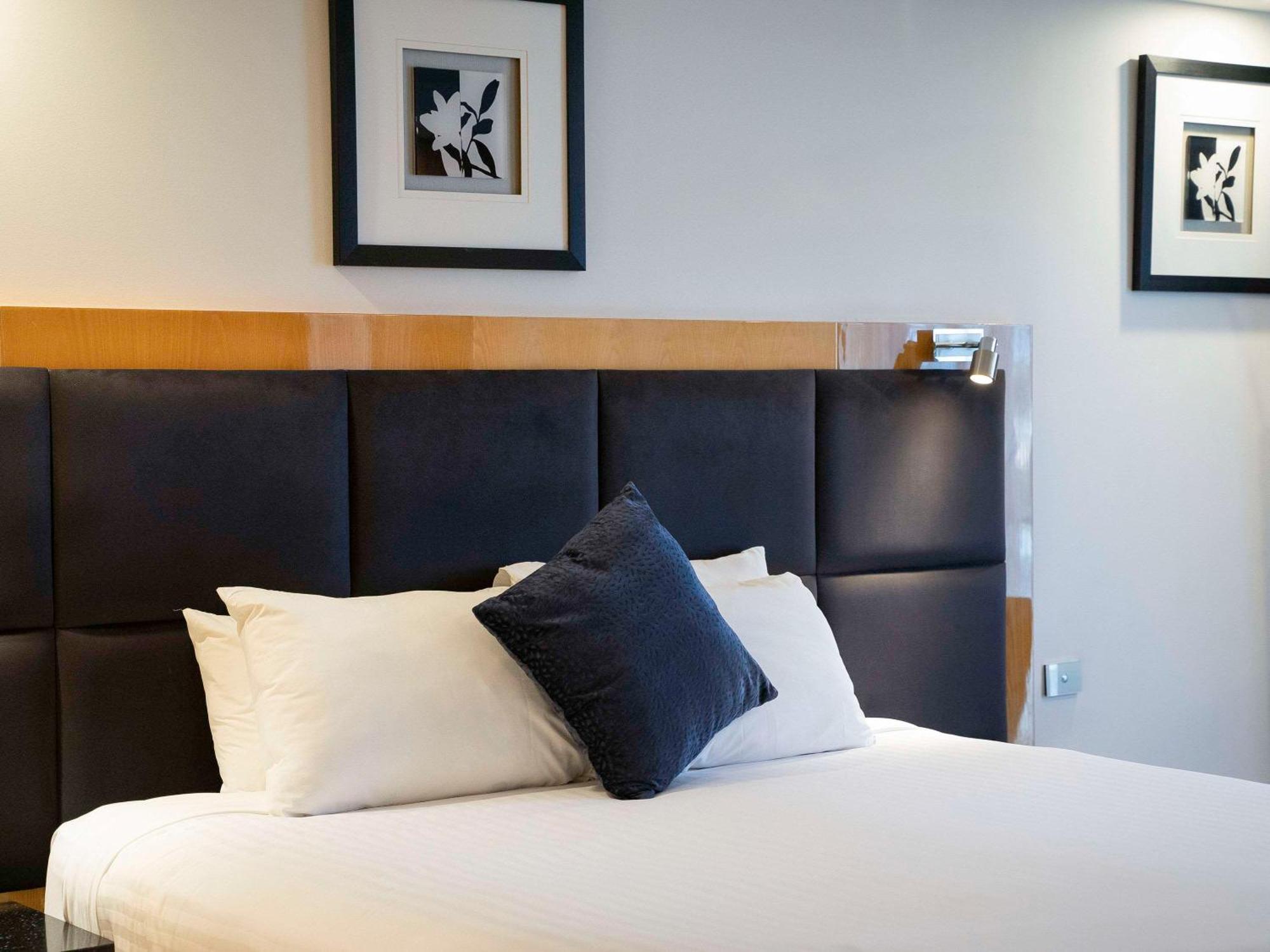 Adelaide Rockford Hotel Bagian luar foto