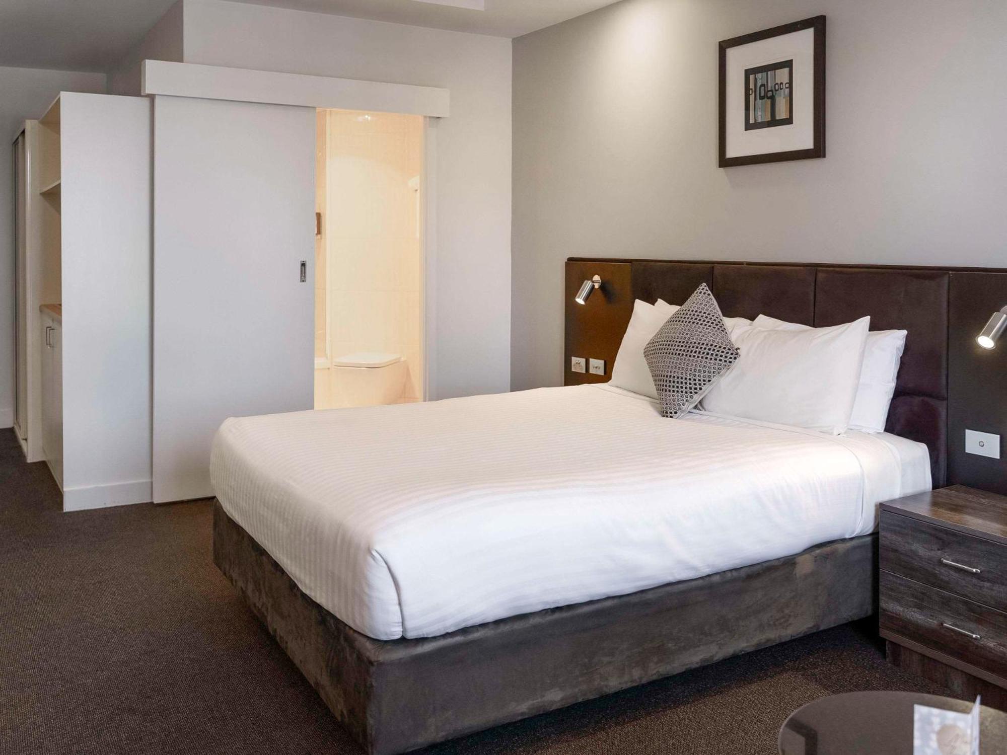 Adelaide Rockford Hotel Bagian luar foto