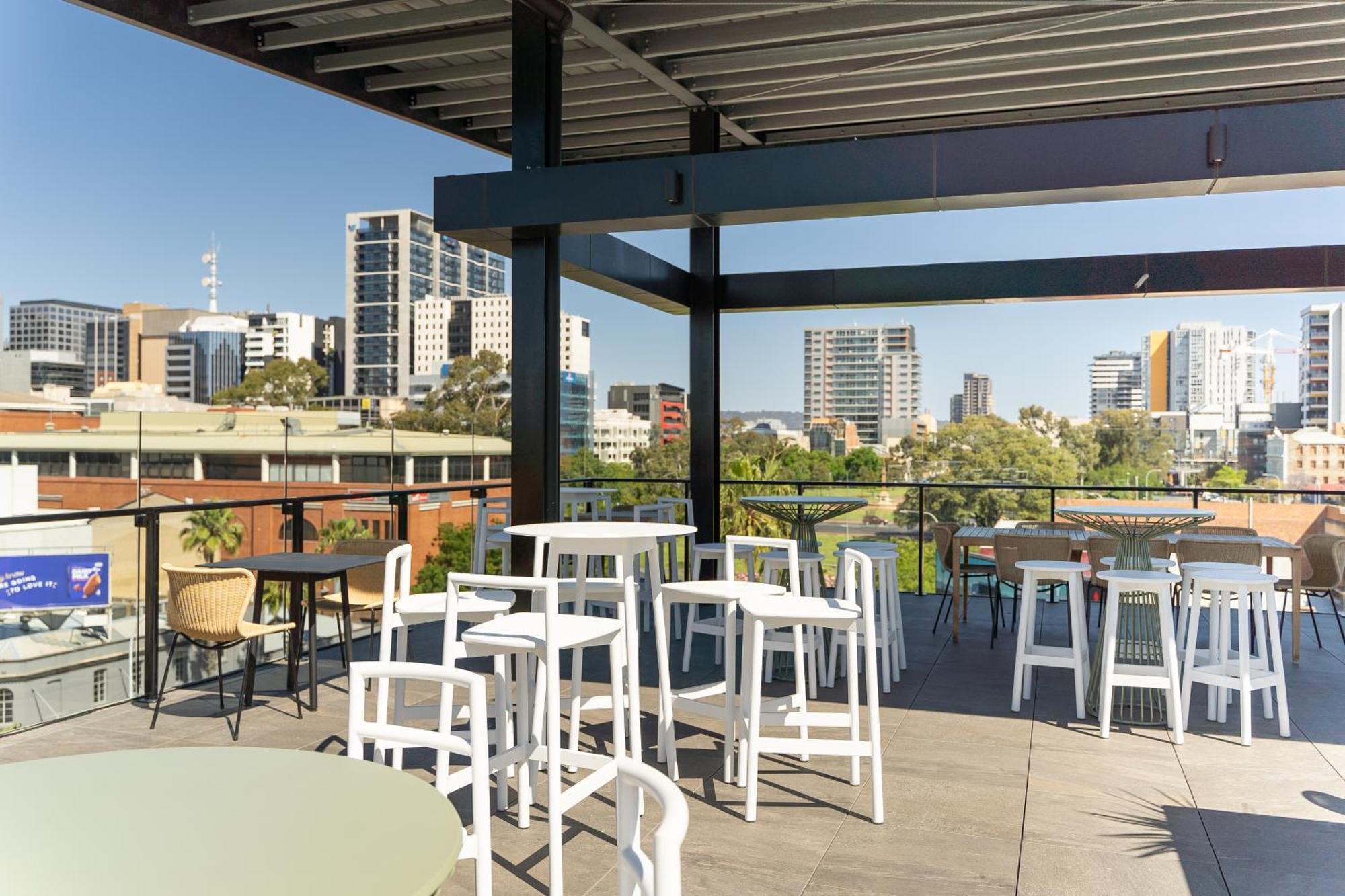Adelaide Rockford Hotel Bagian luar foto