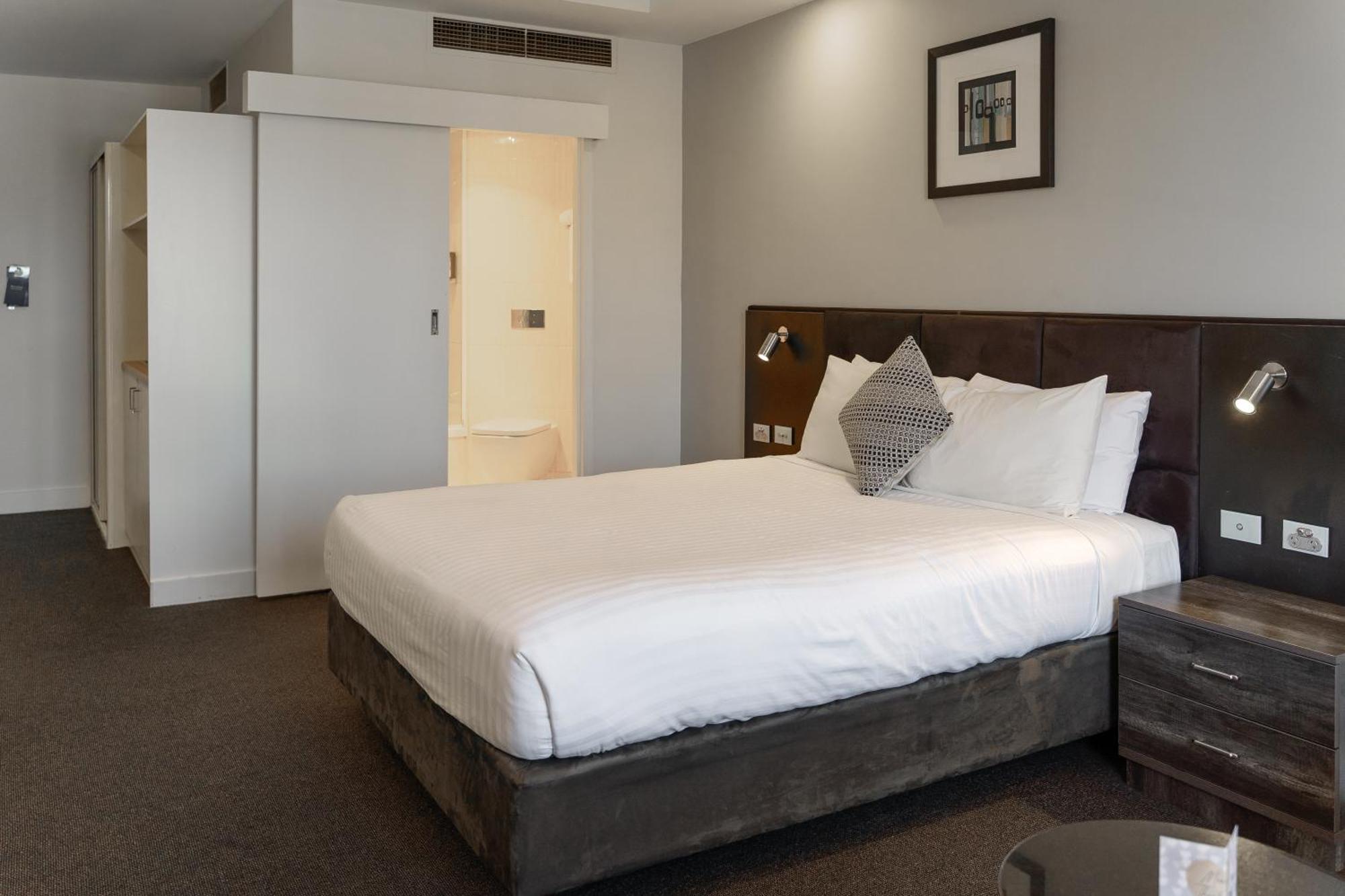 Adelaide Rockford Hotel Bagian luar foto
