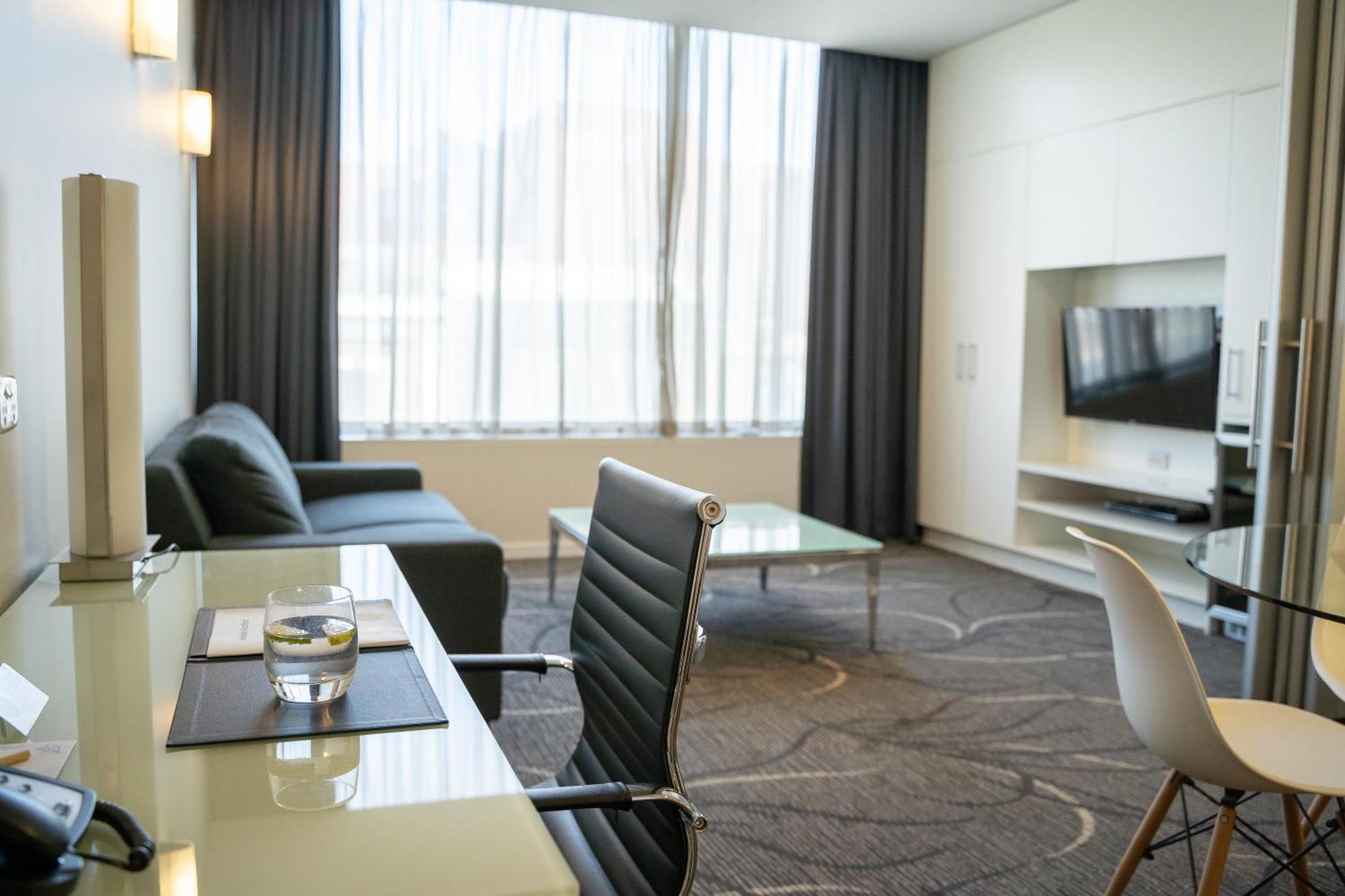 Adelaide Rockford Hotel Bagian luar foto
