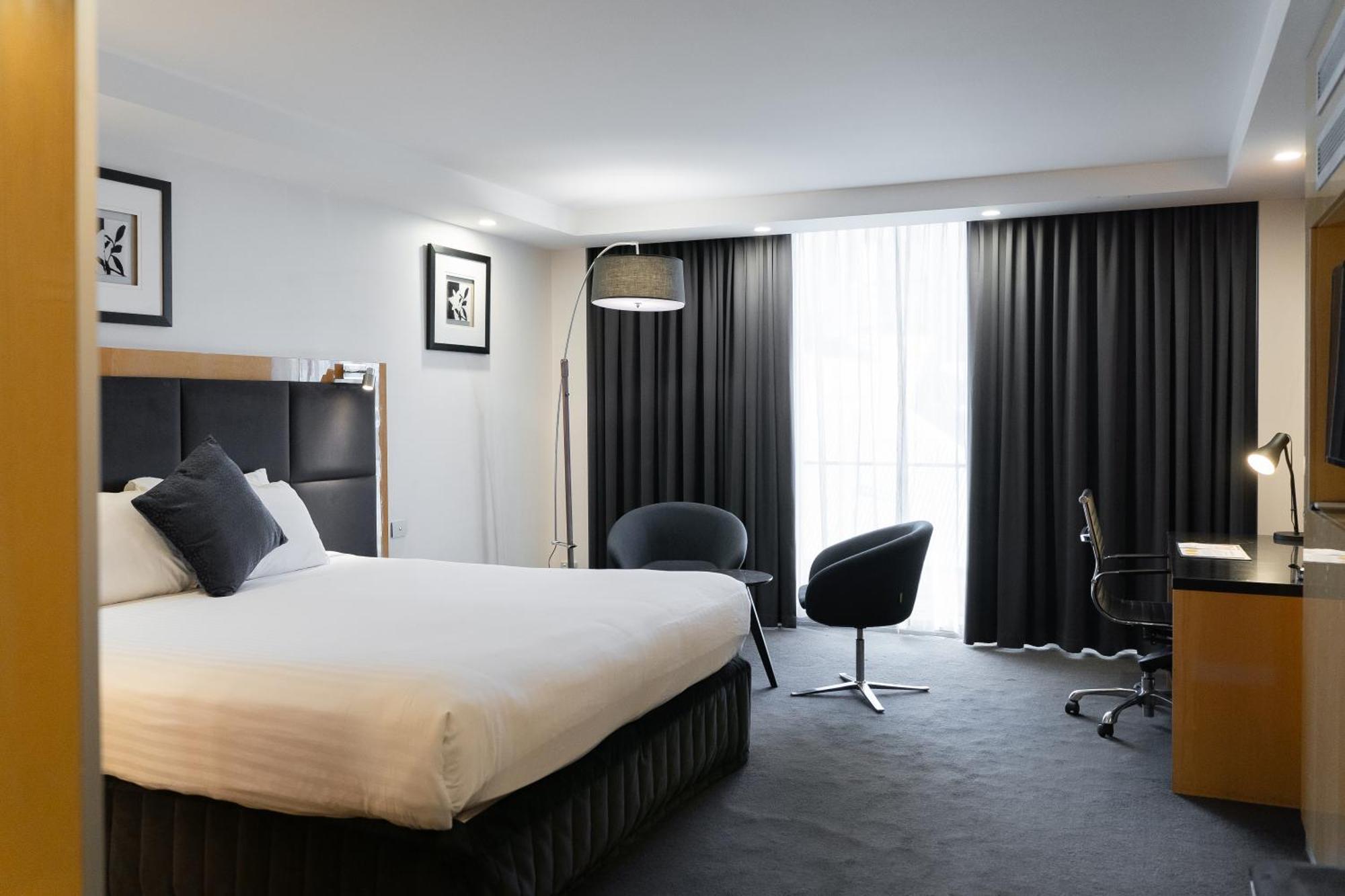 Adelaide Rockford Hotel Bagian luar foto